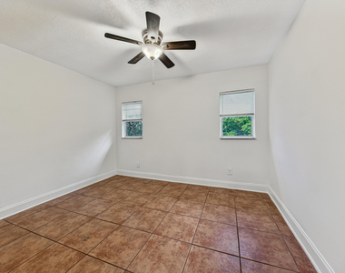 825 Sw 10th Street - Photo Thumbnail 27