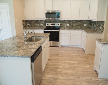 3117 Solana Circle - Photo Thumbnail 4
