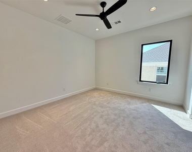 4423 Emerson Avenue - Photo Thumbnail 14