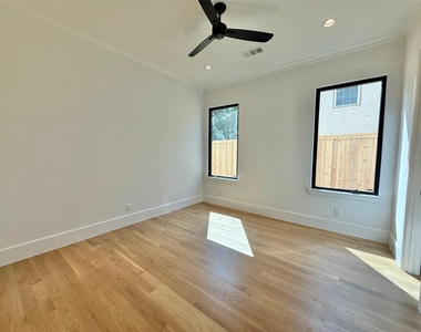 4423 Emerson Avenue - Photo Thumbnail 11