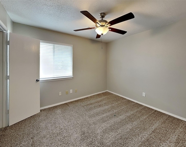 1677 Prescott Circle - Photo Thumbnail 12