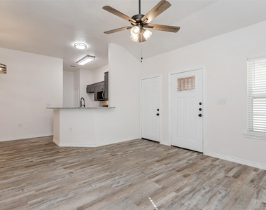 326 Blake Lane - Photo Thumbnail 4