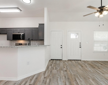 326 Blake Lane - Photo Thumbnail 7