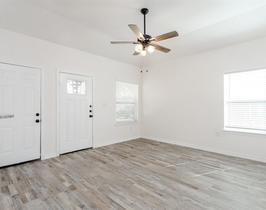 326 Blake Lane - Photo Thumbnail 3