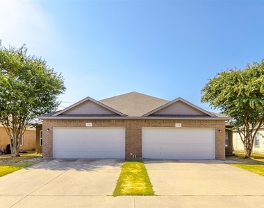 326 Blake Lane - Photo Thumbnail 2