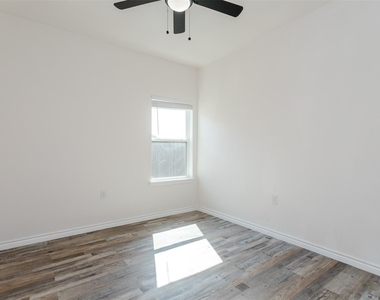 326 Blake Lane - Photo Thumbnail 13