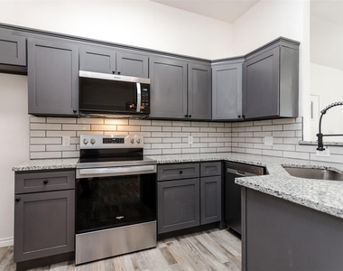 326 Blake Lane - Photo Thumbnail 9