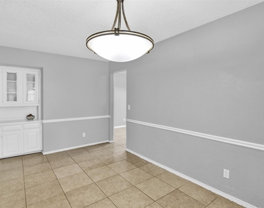 1113 Roaring Springs Drive - Photo Thumbnail 6