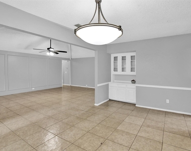1113 Roaring Springs Drive - Photo Thumbnail 7