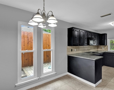 1113 Roaring Springs Drive - Photo Thumbnail 8