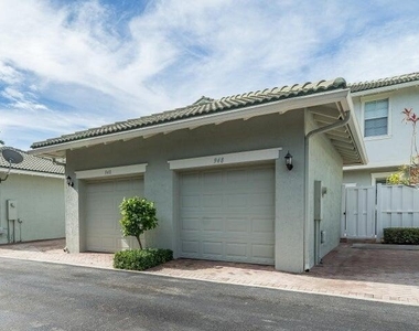 948 Nw 18th Avenue - Photo Thumbnail 4