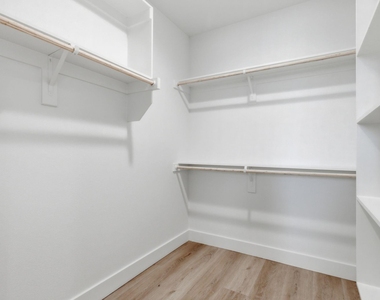 2925 Spruce Valley Lane - Photo Thumbnail 7