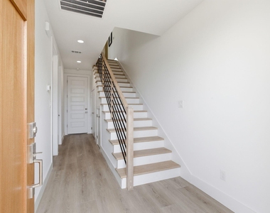 2925 Spruce Valley Lane - Photo Thumbnail 3