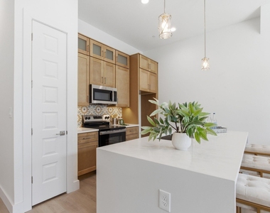 2925 Spruce Valley Lane - Photo Thumbnail 13