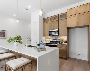 2925 Spruce Valley Lane - Photo Thumbnail 14