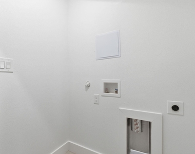 2925 Spruce Valley Lane - Photo Thumbnail 8