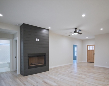 6576 Old Mill Circle - Photo Thumbnail 4
