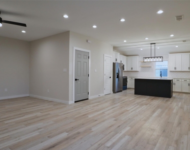 6576 Old Mill Circle - Photo Thumbnail 3