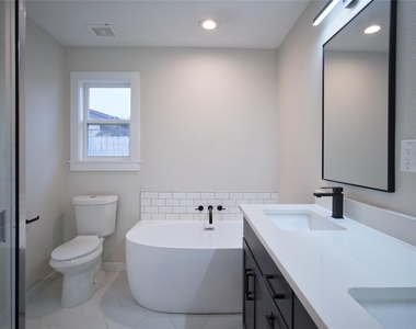 6576 Old Mill Circle - Photo Thumbnail 17