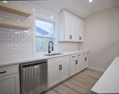 6576 Old Mill Circle - Photo Thumbnail 10