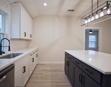 6576 Old Mill Circle - Photo Thumbnail 8