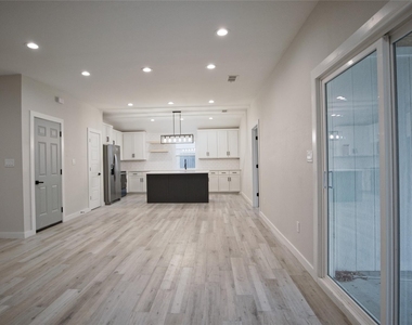 6576 Old Mill Circle - Photo Thumbnail 12
