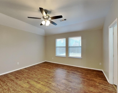 3201 Grant Street - Photo Thumbnail 7