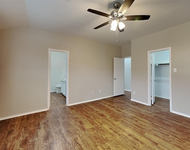 3201 Grant Street - Photo Thumbnail 6