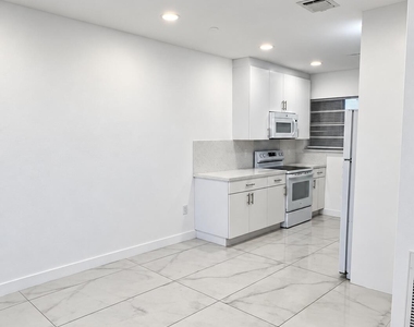 15741 Nw 38th Place - Photo Thumbnail 1