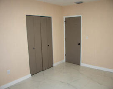 15741 Nw 38th Place - Photo Thumbnail 12