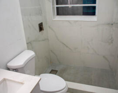 15741 Nw 38th Place - Photo Thumbnail 9