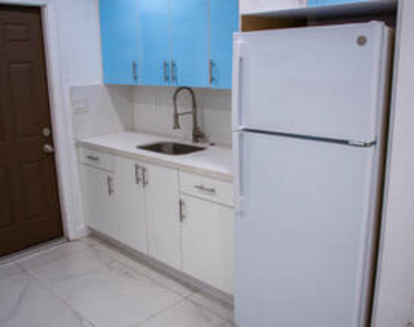 15741 Nw 38th Place - Photo Thumbnail 4
