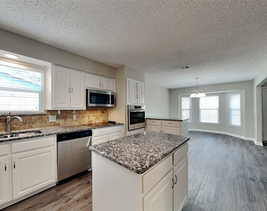 6908 Briardale Drive - Photo Thumbnail 3