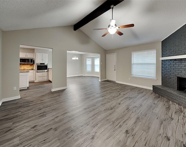 6908 Briardale Drive - Photo Thumbnail 2