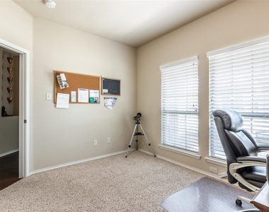 504 Rocky Pine Road - Photo Thumbnail 6