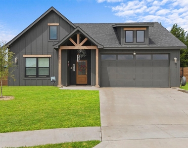 4930 Dry Creek Road - Photo Thumbnail 4