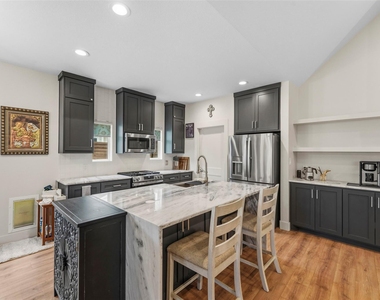 4930 Dry Creek Road - Photo Thumbnail 14