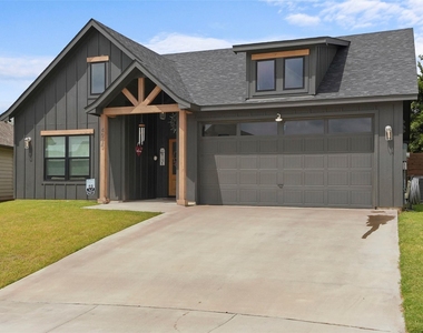 4930 Dry Creek Road - Photo Thumbnail 7