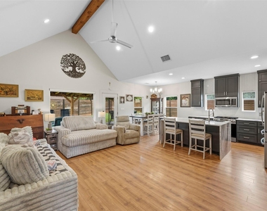 4930 Dry Creek Road - Photo Thumbnail 11