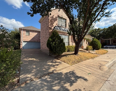 462 Richmond Street - Photo Thumbnail 1