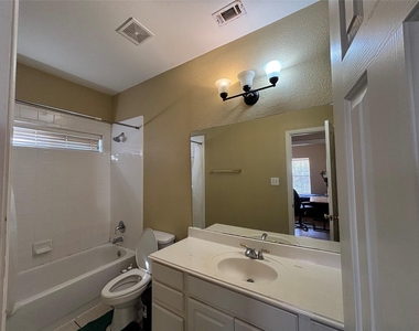 462 Richmond Street - Photo Thumbnail 7