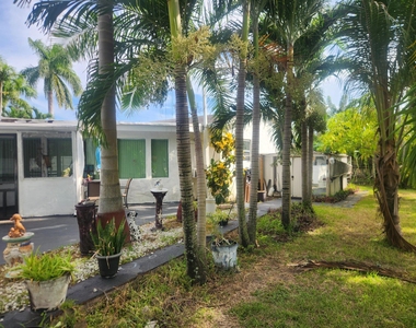 225 S Sequoia Drive - Photo Thumbnail 19