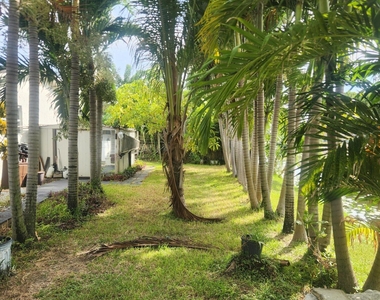 225 S Sequoia Drive - Photo Thumbnail 16