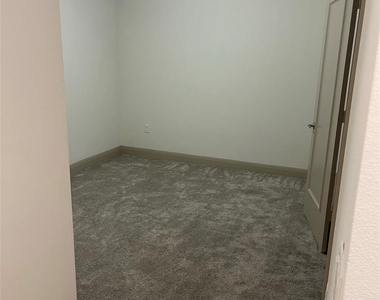801 N Bishop Avenue - Photo Thumbnail 4