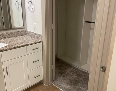 801 N Bishop Avenue - Photo Thumbnail 6