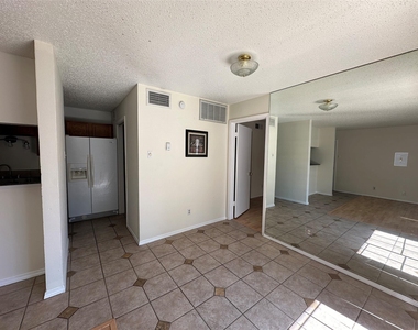 18333 Roehampton Drive - Photo Thumbnail 9