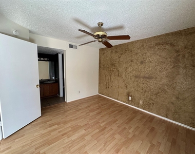 18333 Roehampton Drive - Photo Thumbnail 5