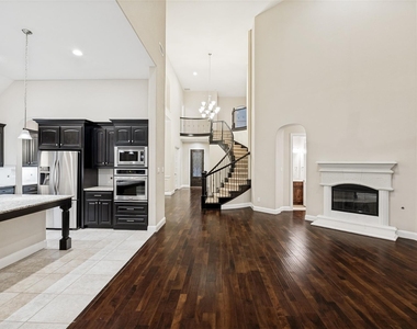 13500 Mardi Gras Lane - Photo Thumbnail 13