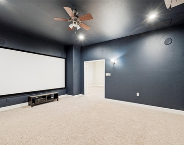13500 Mardi Gras Lane - Photo Thumbnail 28