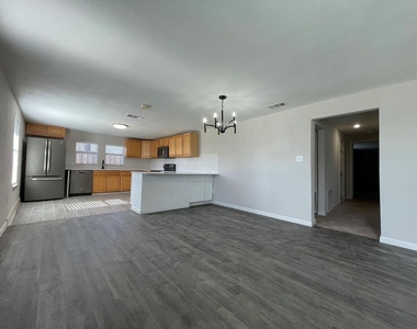 2925 Janet Drive - Photo Thumbnail 12